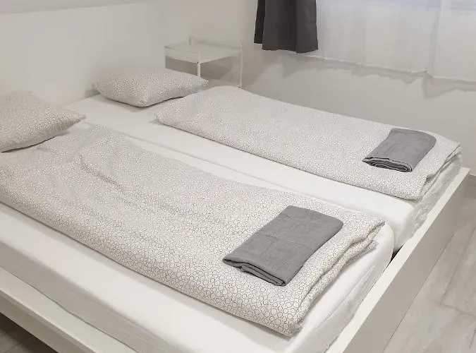 Just Rent Akh Apartment *