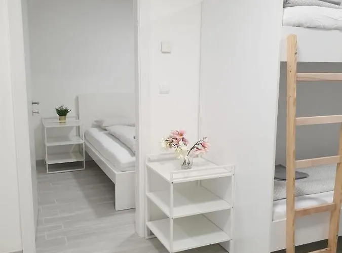 Just Rent Akh Apartment *