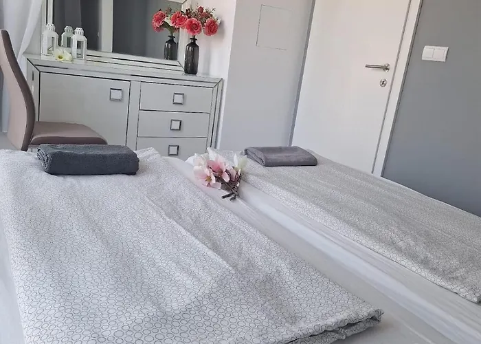 Apartment Just Rent Akh